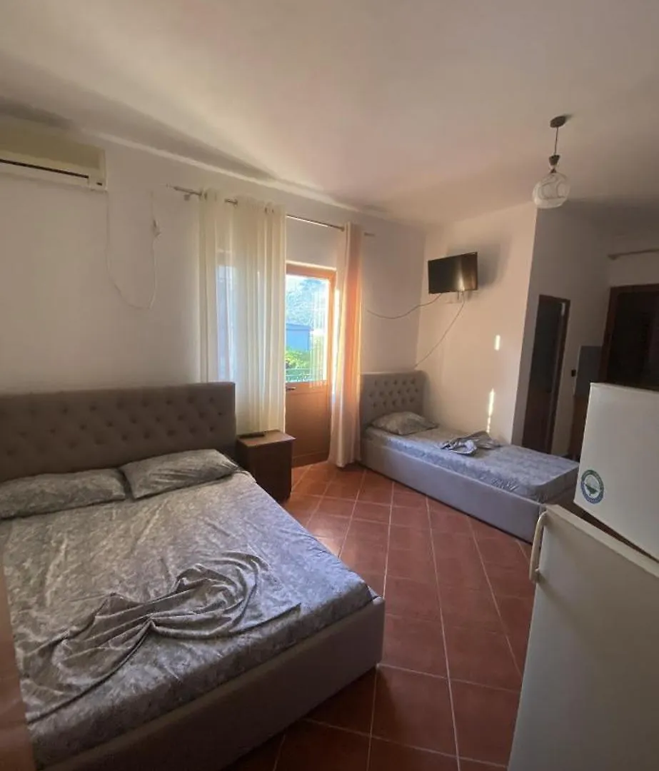 Hotel Kulla Gurit Лежа 0*,  Албания
