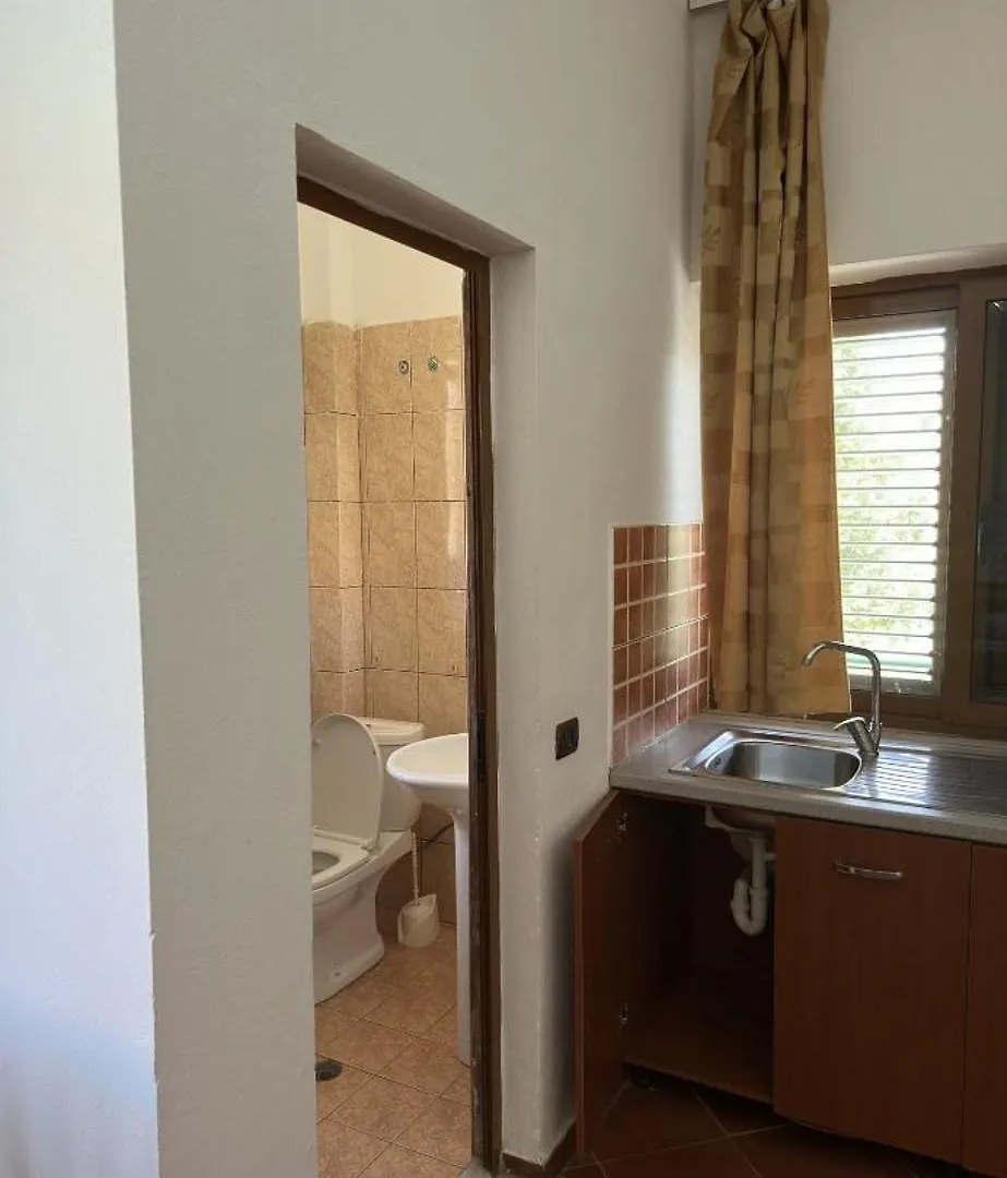 Hotel Kulla Gurit Лежа Албания