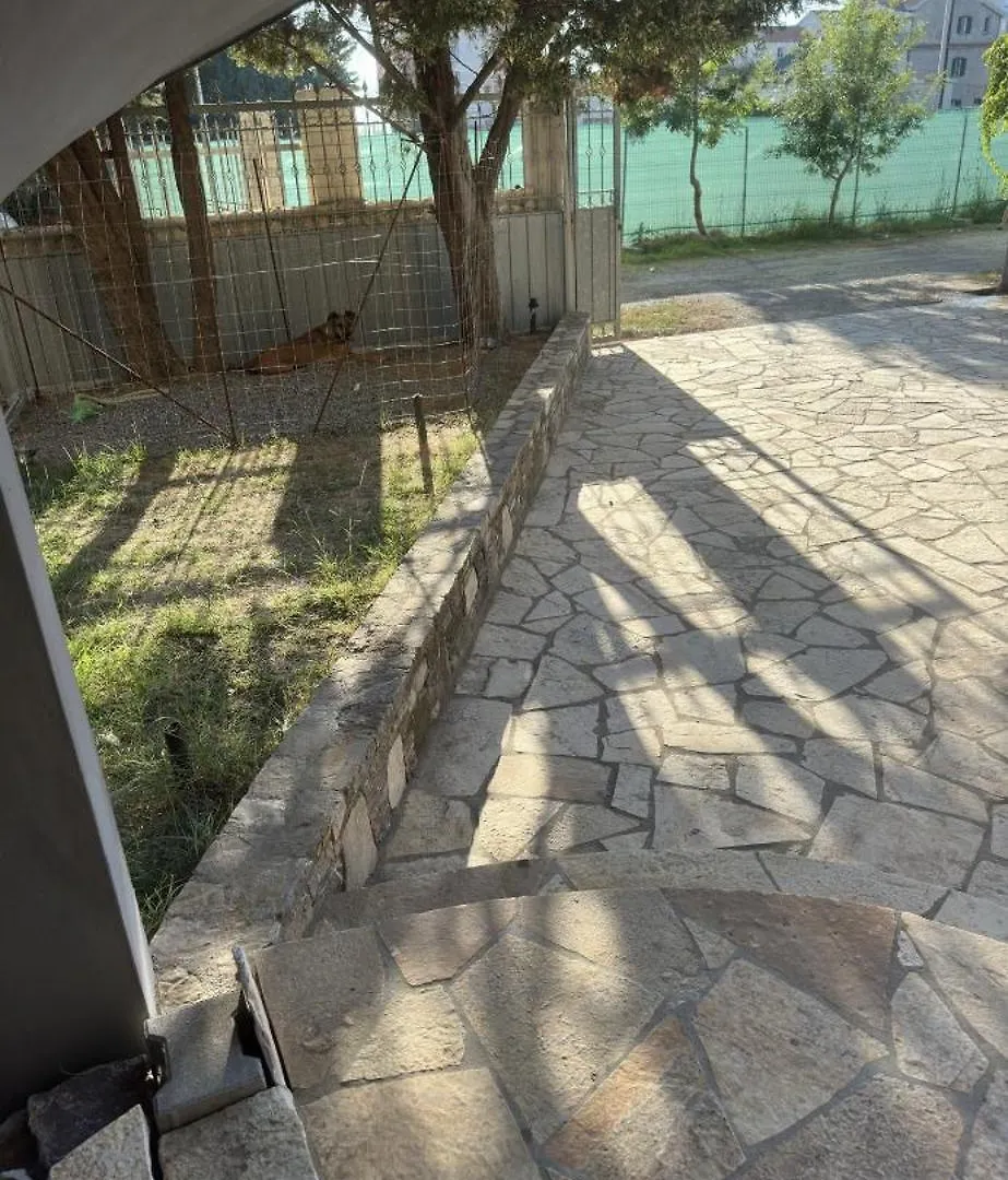Hotel Kulla Gurit Lezhë ألبانيا
